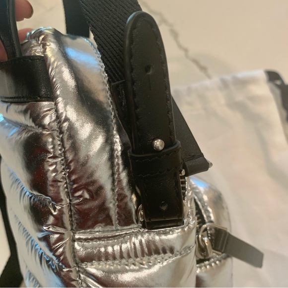 🌚 MONCLER Small Kilia Puffer Crossbody Bag Metallic Silver Foil - Picture 6 of 14